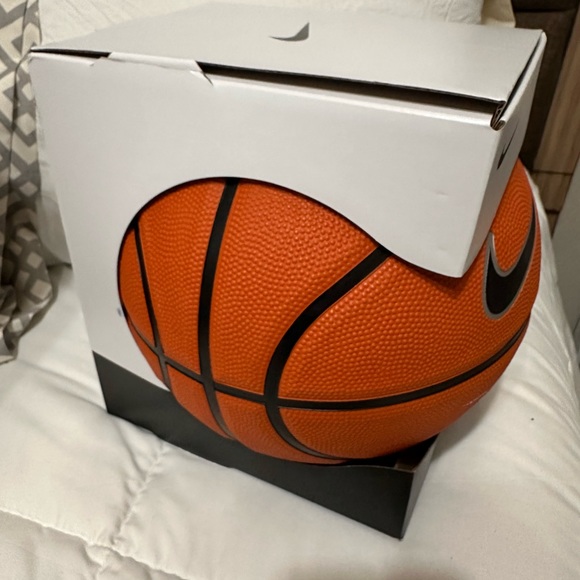 Nike baller full size basketball - New - Picture 2 of 3